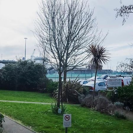 1-Bed Flat In Ocean Village Southampton Dış mekan fotoğraf